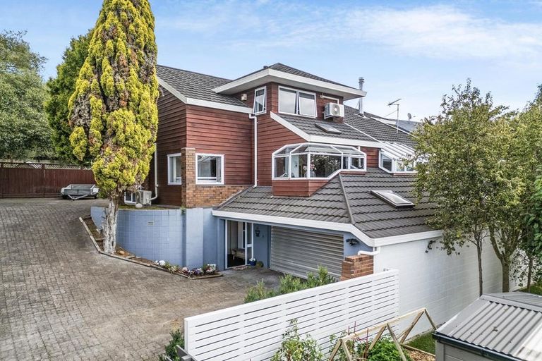 Photo of property in 8 Burn-murdoch Street, St Andrews, Hamilton, 3200