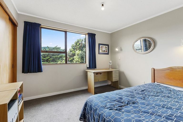 Photo of property in 51 Fyvie Avenue, Tawa, Wellington, 5028