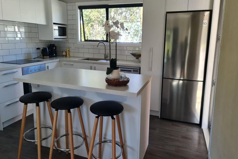 Photo of property in 96a Grand Vue Road, Kawaha Point, Rotorua, 3010