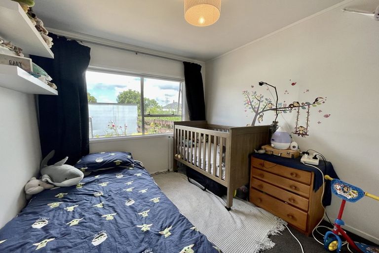 Photo of property in 2/24 Bedford Street, Te Atatu South, Auckland, 0610