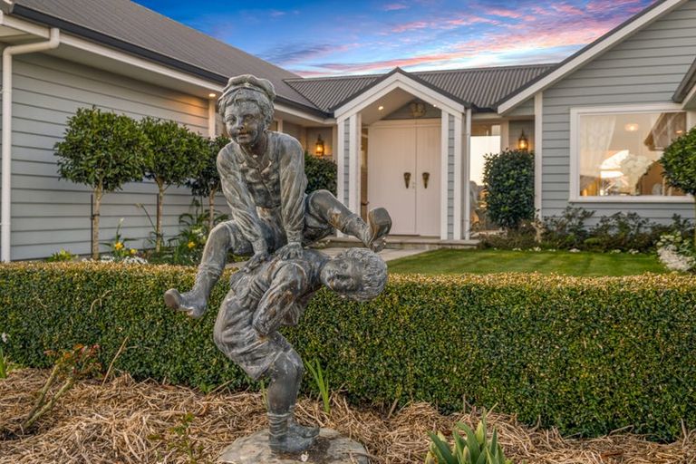 Photo of property in 5 Westmere Mews, West Melton, 7618