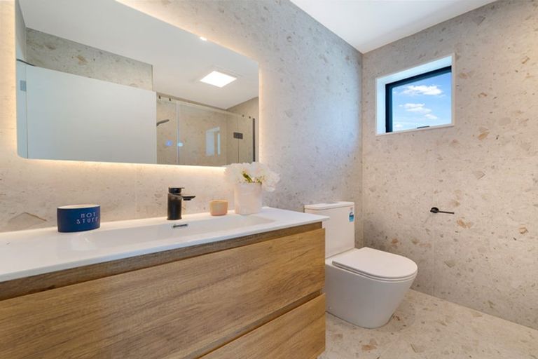 Photo of property in 15 Octans Road, Westgate, 0814