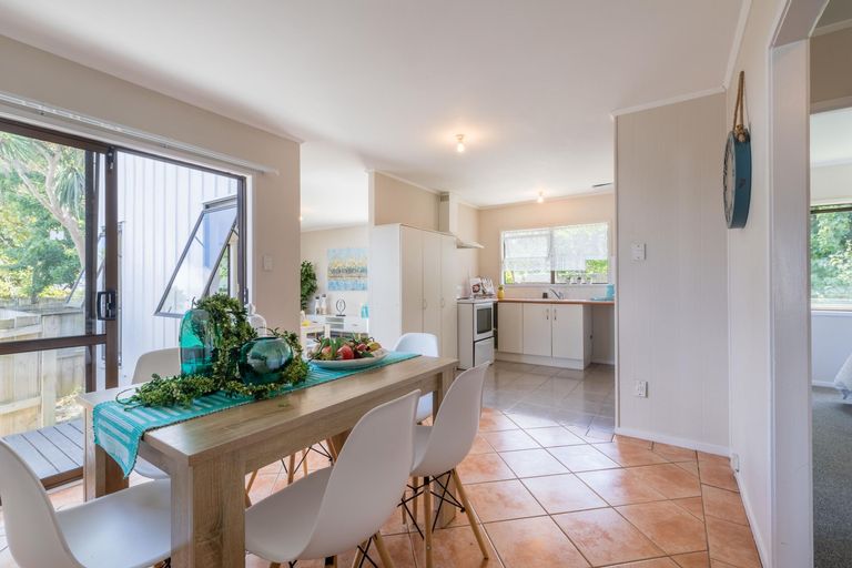 Photo of property in 105 Moire Road, West Harbour, Auckland, 0618