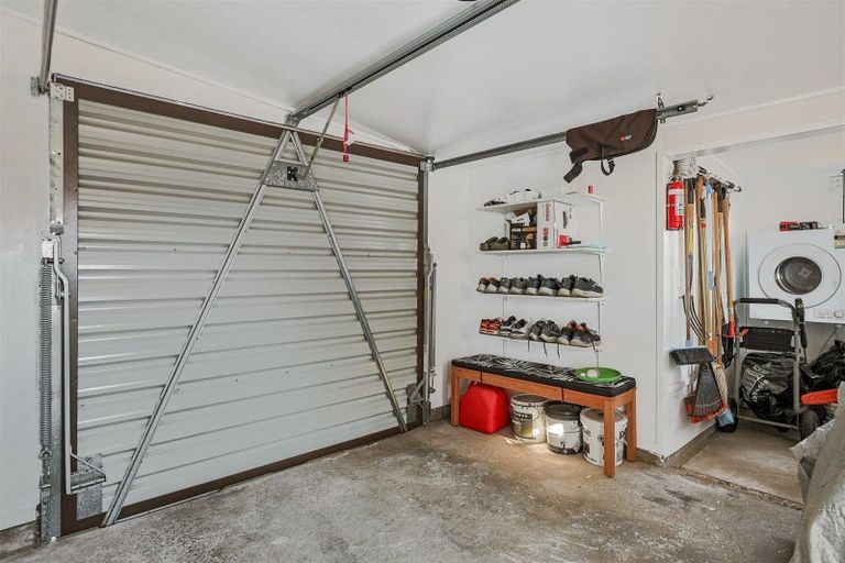 Photo of property in 16 Hunter Street, Westport, 7825