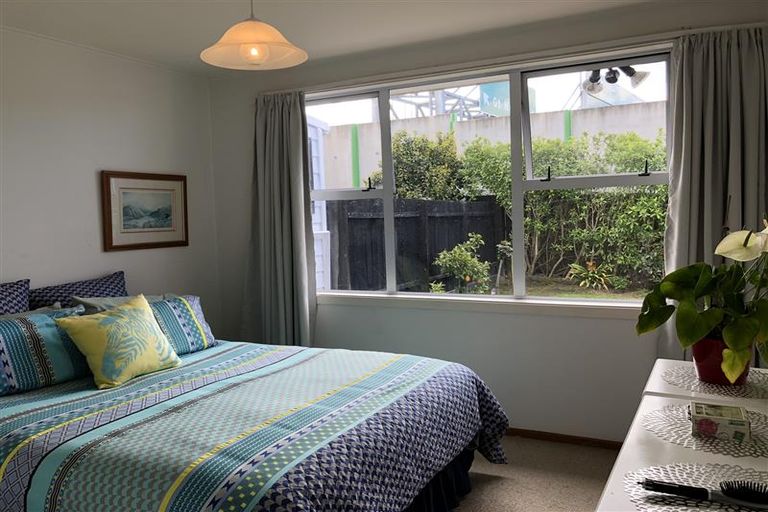 Photo of property in 2/34a Parr Road South, Point Chevalier, Auckland, 1025