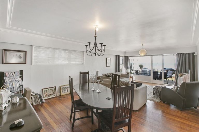 Photo of property in 61 The Esplanade, Eastern Beach, Auckland, 2012