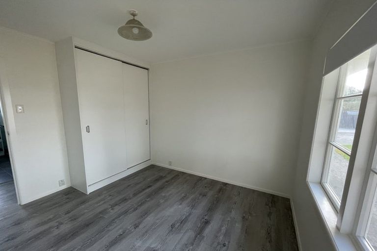 Photo of property in 70 Smythe Road, Henderson, Auckland, 0612