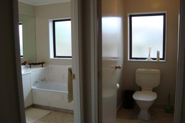 Photo of property in 87 Tington Avenue, Wattle Downs, Auckland, 2103