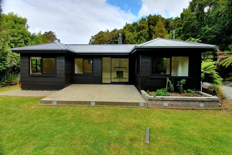 Photo of property in 48 Awarua Road, Otatara, Invercargill, 9879