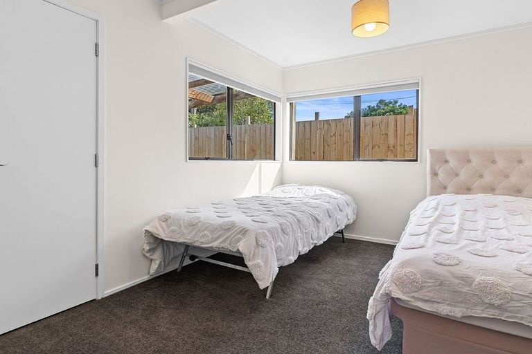 Photo of property in 2/46 Eversleigh Road, Belmont, Auckland, 0622