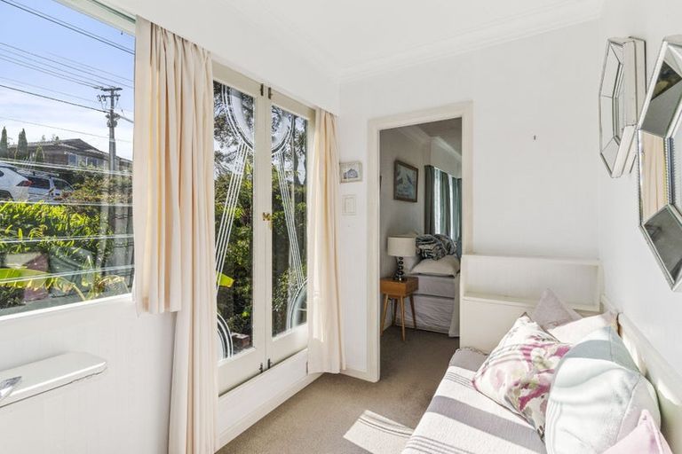 Photo of property in 39 Montgomery Avenue, Rothesay Bay, Auckland, 0630