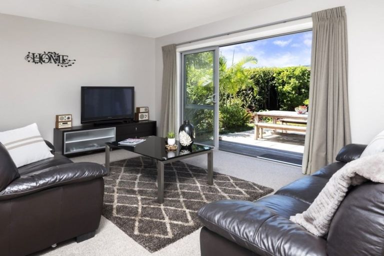 Photo of property in 5 Elimar Drive, Sunnyhills, Auckland, 2010