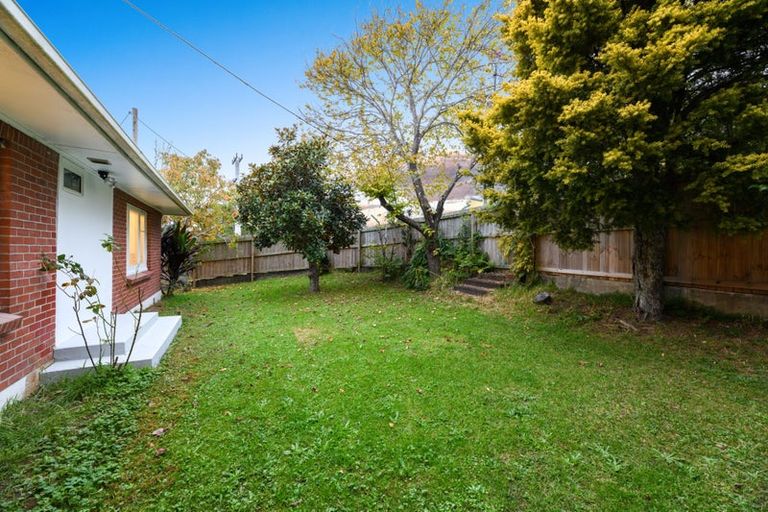 Photo of property in 2a Kereru Street, Henderson, Auckland, 0612