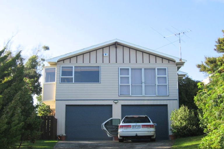 Photo of property in 1 Arapawa Place, Plimmerton, Porirua, 5026