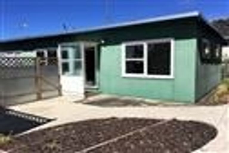 Photo of property in 6a Tallington Crescent, Torbay, Auckland, 0630