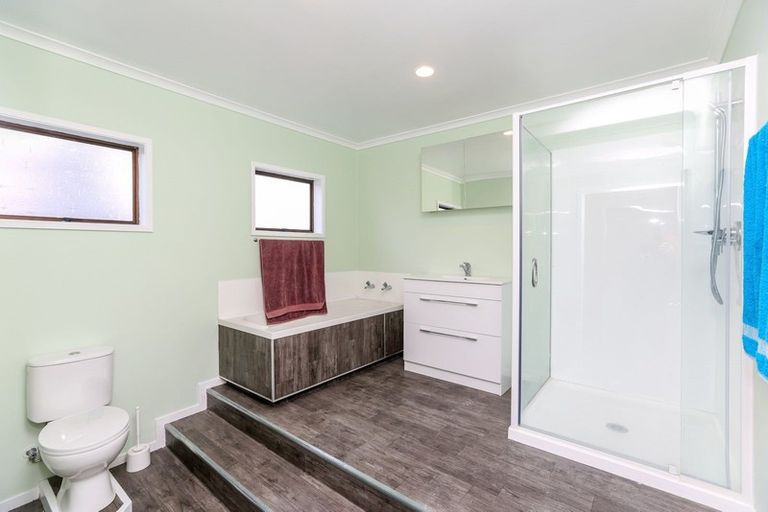 Photo of property in 13 Virginia Place, Whalers Gate, New Plymouth, 4310