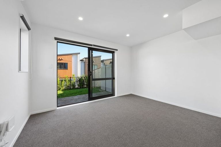 Photo of property in 250a Great North Road, Henderson, Auckland, 0612
