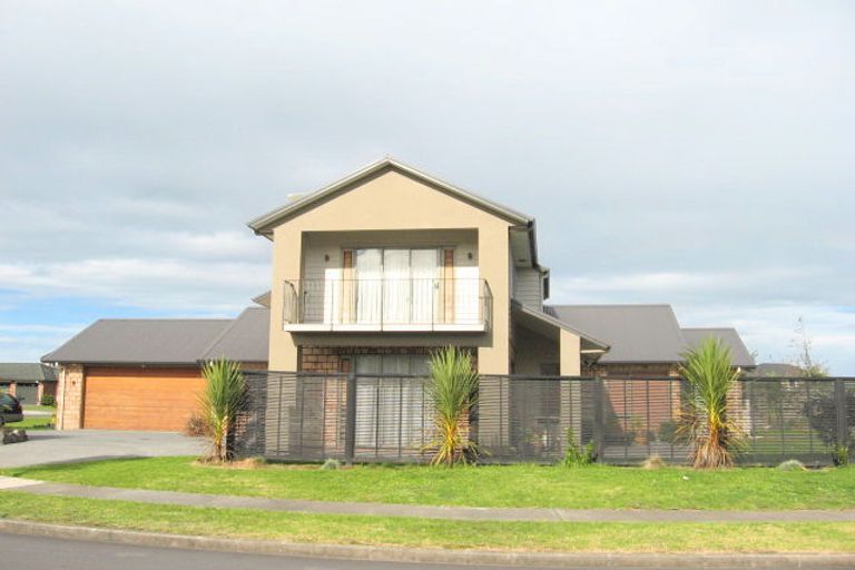 Photo of property in 3 Crannich Place, Wattle Downs, Auckland, 2103