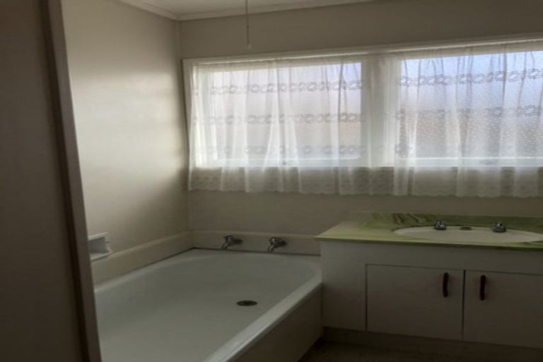 Photo of property in 2/4 Wolfe Street, Regent, Whangarei, 0112