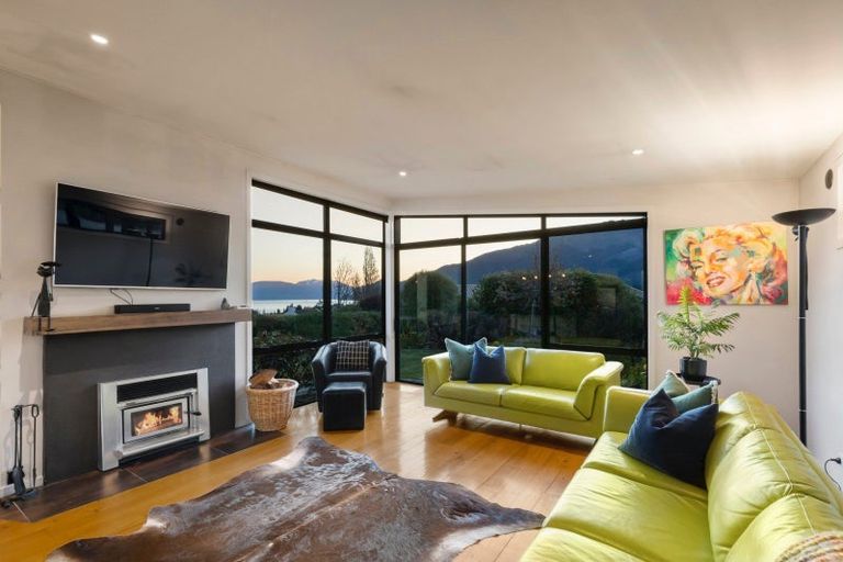 Photo of property in 4 Oregon Drive, Kelvin Heights, Queenstown, 9300