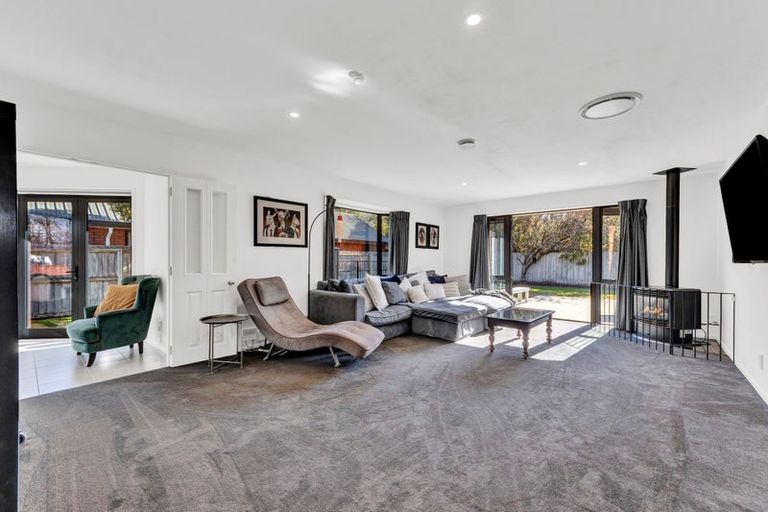 Photo of property in 21 Forest Drive, Parklands, Christchurch, 8083