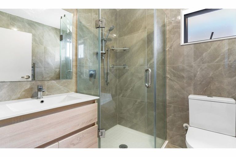 Photo of property in 3b Sheralee Place, Bucklands Beach, Auckland, 2014