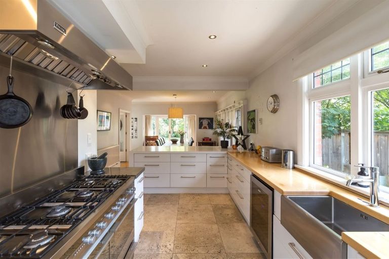 Photo of property in 82 Glandovey Road, Fendalton, Christchurch, 8052