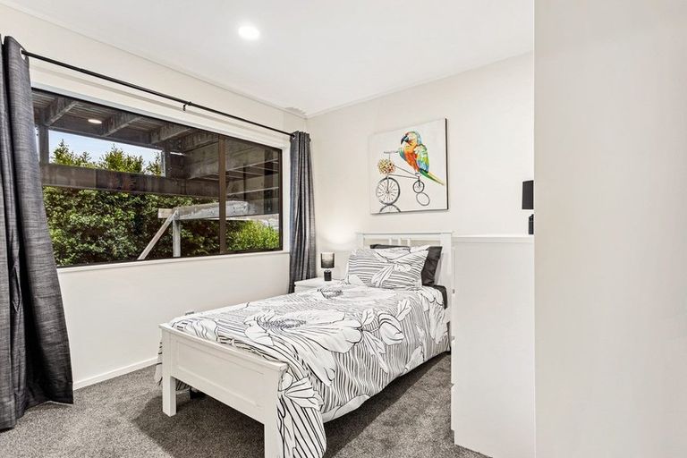 Photo of property in 9 Dee Place, Torbay, Auckland, 0630