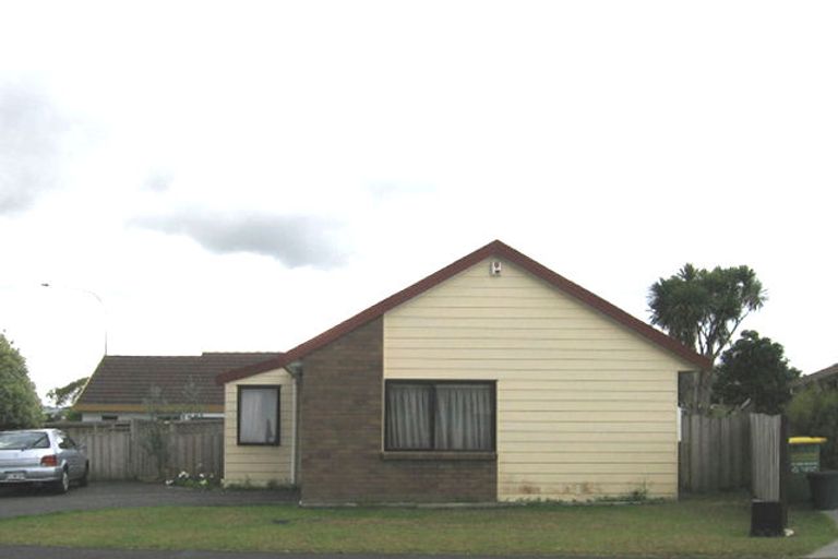 Photo of property in 2 Renoir Street, West Harbour, Auckland, 0618