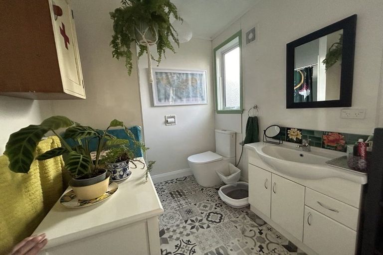 Photo of property in 77a Russell Street, Westport, 7825