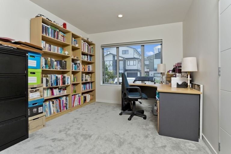Photo of property in 1 Turutu Place, Long Bay, Auckland, 0630