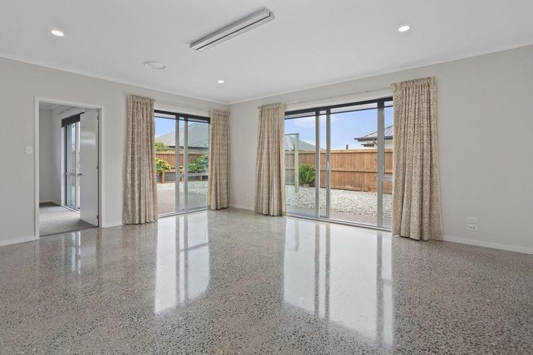 Photo of property in 35 Brockelbank Drive, Kaiapoi, 7630