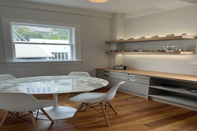 Photo of property in Inverleith Apartments, 3/306 Oriental Parade, Oriental Bay, Wellington, 6011