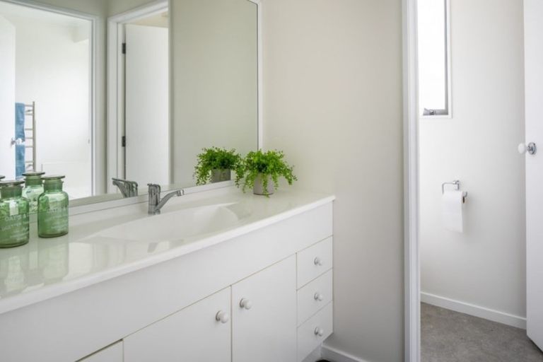 Photo of property in 67 Exploration Way, Whitby, Porirua, 5024