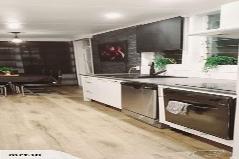 Photo of property in 42 Johnston Road, Kawakawa, 0210