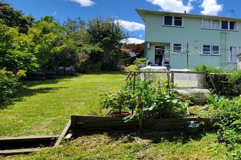 Photo of property in 74-76 Hereford Street, Cannons Creek, Porirua, 5024