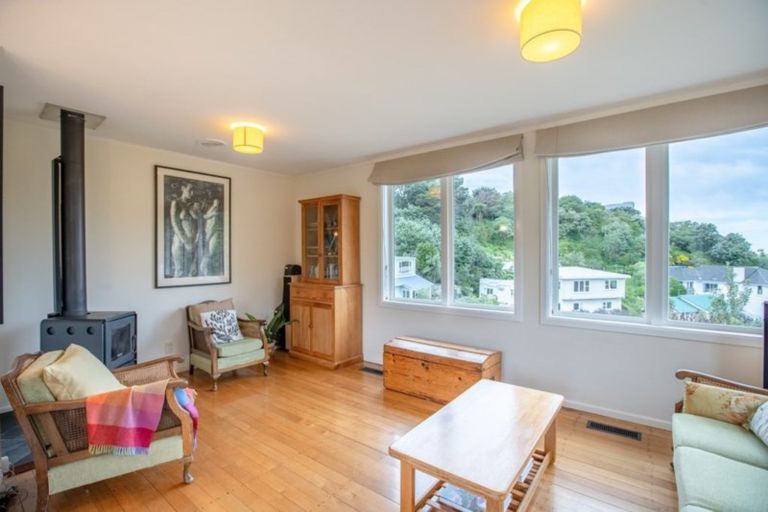 Photo of property in 99 Houghton Bay Road, Houghton Bay, Wellington, 6023