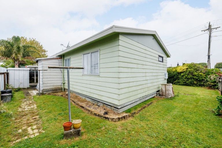 Photo of property in 2 Sunnyside Road, Nawton, Hamilton, 3200