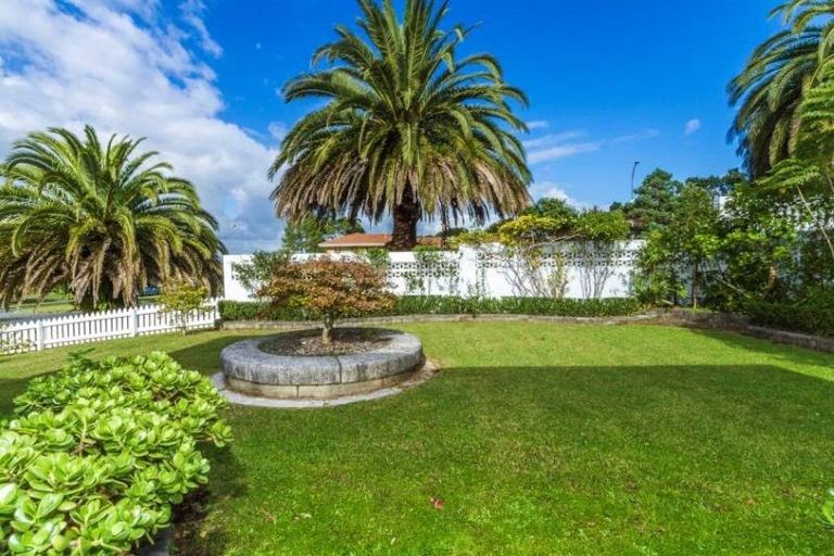 Photo of property in 78 Becroft Drive, Forrest Hill, Auckland, 0620