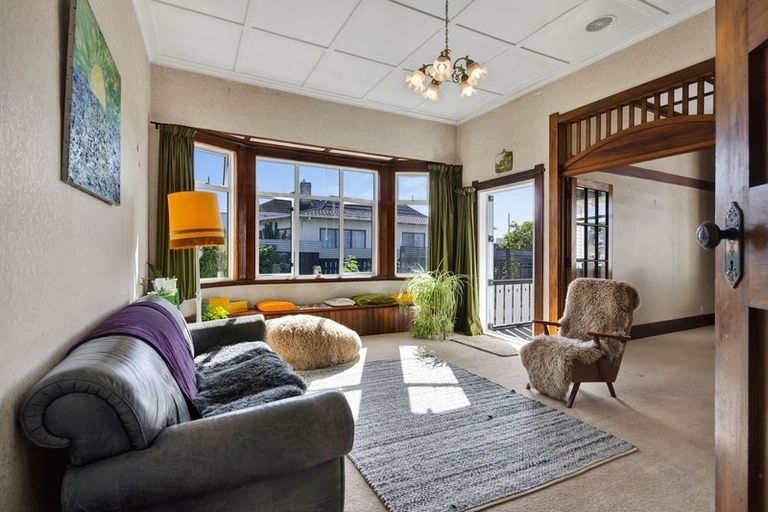 Photo of property in 8 Lincoln Street, Patea, 4520