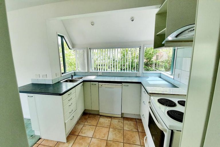 Photo of property in 2/38 Gulf View Road, Murrays Bay, Auckland, 0630