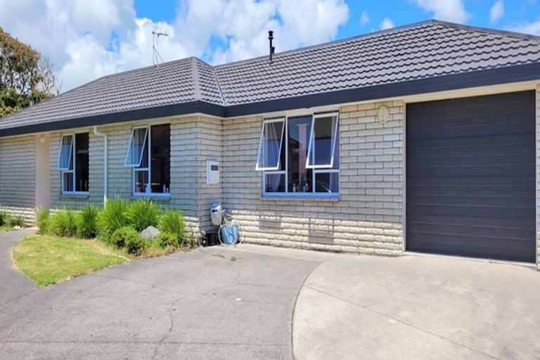 Photo of property in 25 Silvan Place, Bell Block, New Plymouth, 4312
