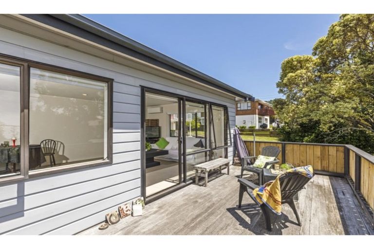 Photo of property in 13a Red Beach Road, Red Beach, 0932