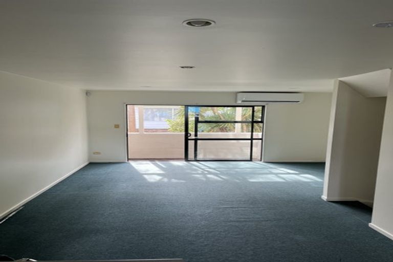 Photo of property in 123 Mokoia Road, Birkenhead, Auckland, 0626