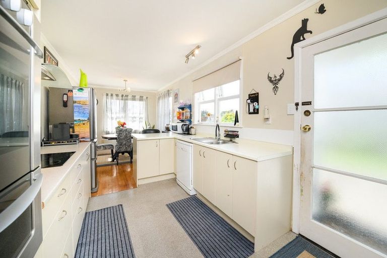 Photo of property in 76 Alexandra Street, Marton, 4710