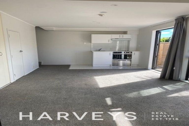 Photo of property in 24a/30 Westward Ho, Glen Eden, Auckland, 0602