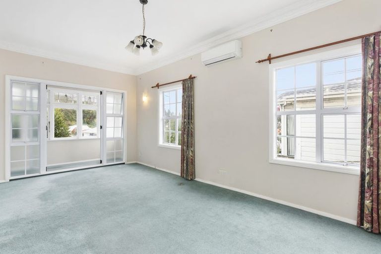 Photo of property in 31 Todman Street, Brooklyn, Wellington, 6021