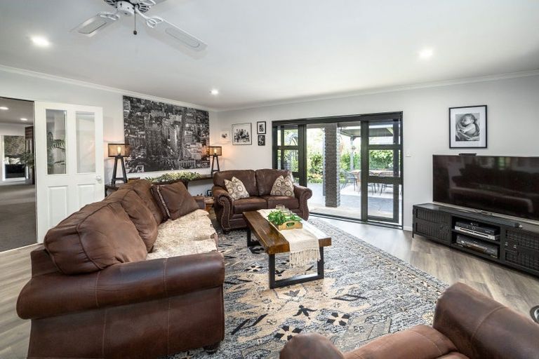 Photo of property in 1 Farley Avenue, Greytown, 5712