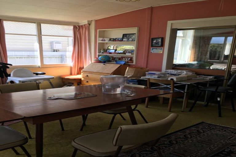 Photo of property in 74 Hargest Crescent, Saint Clair, Dunedin, 9012