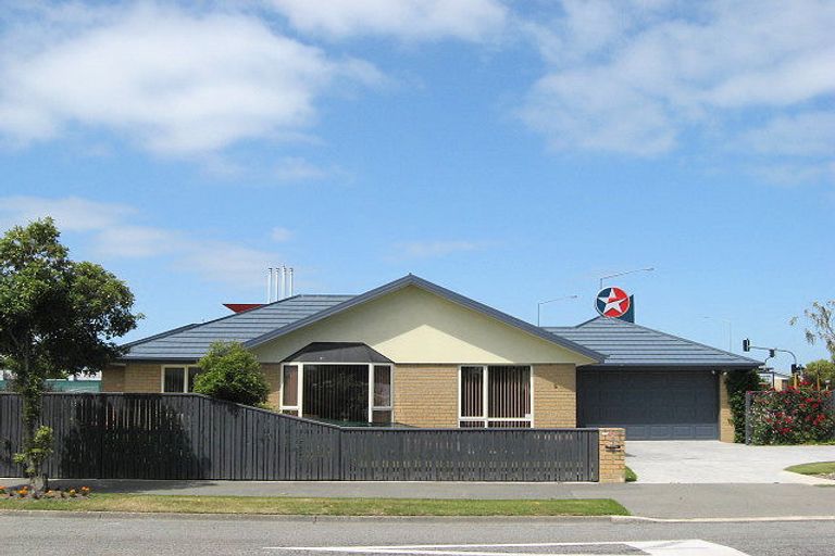 Photo of property in 6 Dinton Street, Russley, Christchurch, 8042
